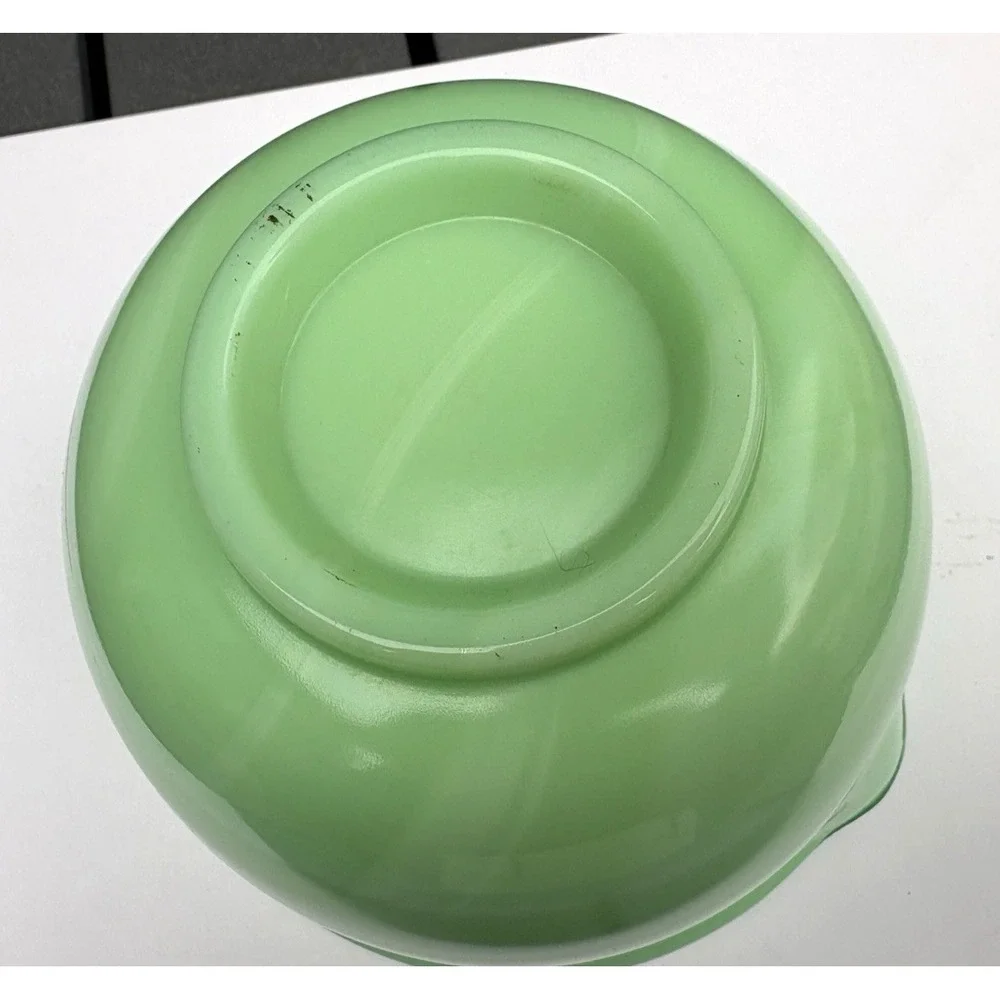 Vintage kitchen jadeite green milk glass mixing bowl 6.5